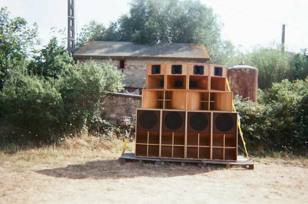 CALMOS SOUND SYSTEM