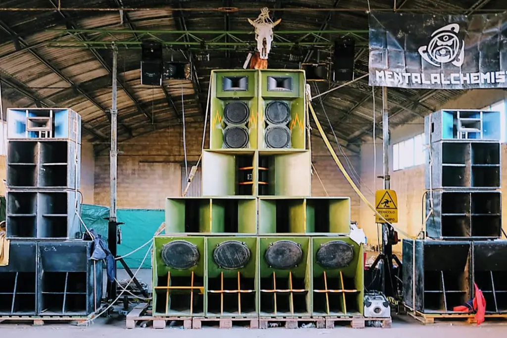MIGHTY ROOTS SOUND SYSTEM