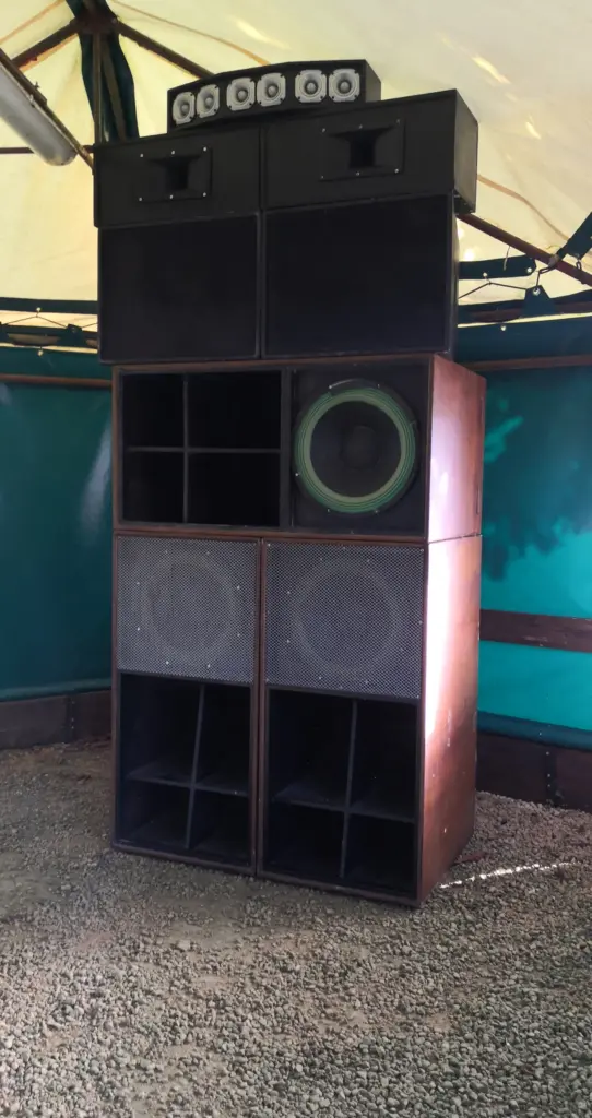 LIV IT UP SOUNDSYSTEM