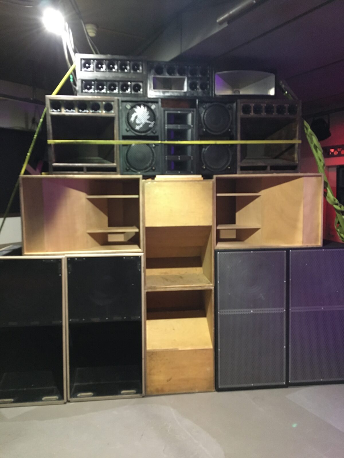 KALABRAY SOUND SYSTEM