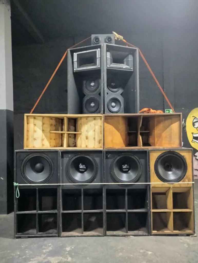 Smoke Bass Sound System