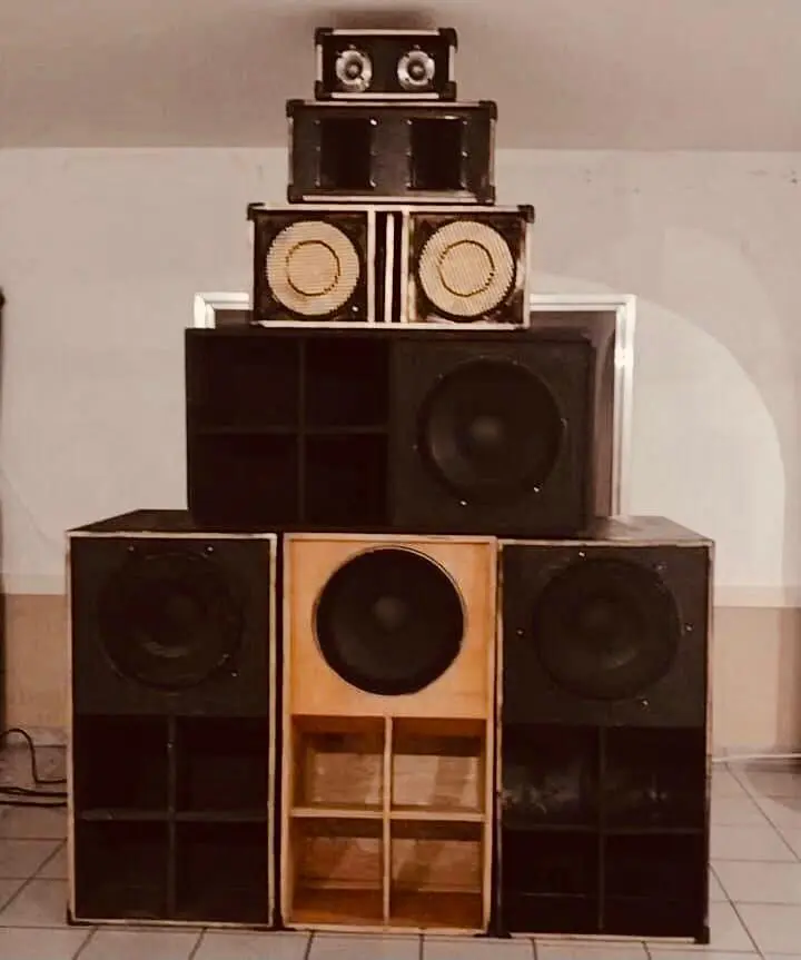 Confrere Massive Hi – Power